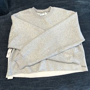 NWT Aritzia Cozy Perfect TNA Sweatshirt in Heather Grey Sz M
